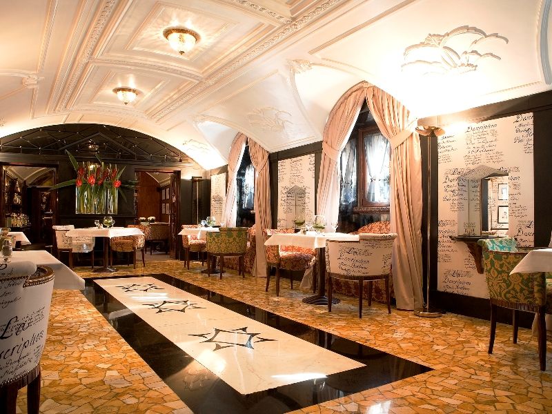 فندق فندق ماجستيك روما المطعم الصورة